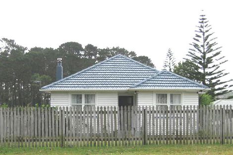 Photo of property in 65a Farquhar Road, Glendene, Auckland, 0602