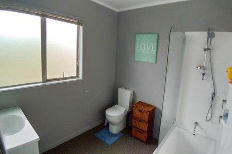 Photo of property in 24 Springtime Crescent, Stanmore Bay, Whangaparaoa, 0932