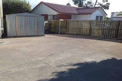 Photo of property in 48 De Quincey Terrace, Highland Park, Auckland, 2010