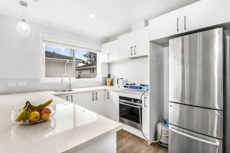 Photo of property in 11 Windrush Close, Mangere, Auckland, 2022