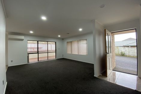 Photo of property in 208 Botany Road, Botany Downs, Auckland, 2010