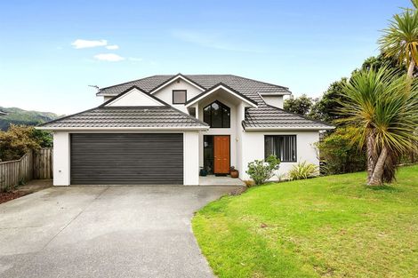 Photo of property in 2 Pikitanga Close, Tawa, Wellington, 5028