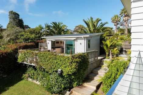 Photo of property in 1 Brind Road, Russell, 0202