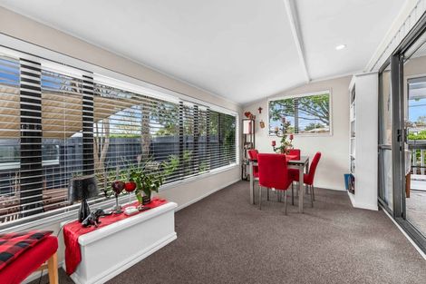 Photo of property in 9 Le Havre Place, Takanini, 2112