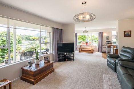 Photo of property in 22 Awanui Drive, Waikanae, 5036