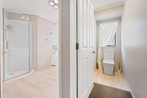 Photo of property in 43 Kinder Street, Acacia Bay, Taupo, 3330