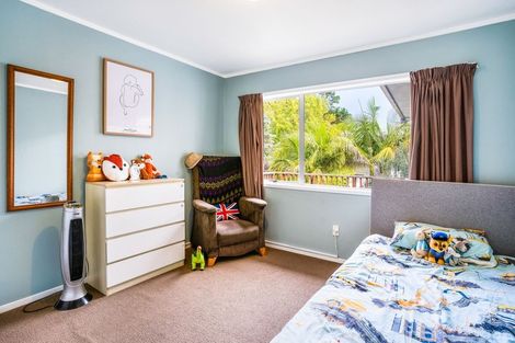 Photo of property in 1/325 Triangle Road, Massey, Auckland, 0614