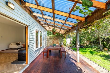 Photo of property in 254 Muritai Road, Eastbourne, Lower Hutt, 5013