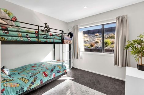 Photo of property in 71 Stratford Drive, Mount Pisa, Cromwell, 9383