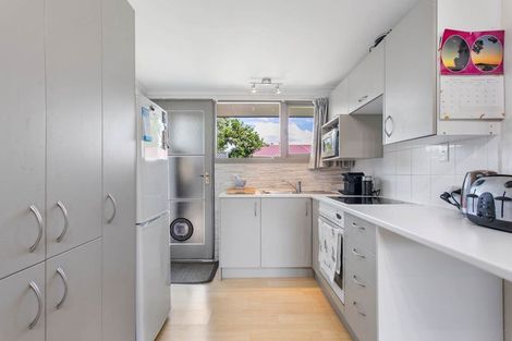 Photo of property in 1/9 Poinsettia Place, Henderson, Auckland, 0610