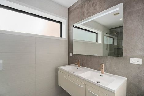 Photo of property in 25 Matipo Street, Wanaka, 9305