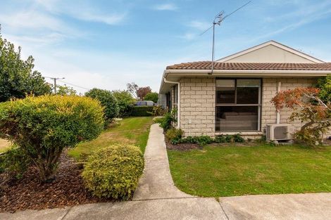 Photo of property in 2/16 Veitches Road, Casebrook, Christchurch, 8051