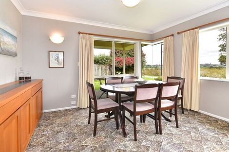 Photo of property in 168 Lakeside Drive, Orewa, 0931