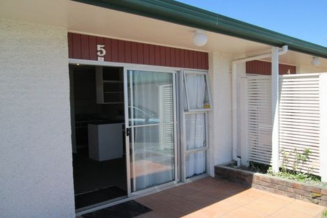 Photo of property in 120 Maddison Street, Akina, Hastings, 4122