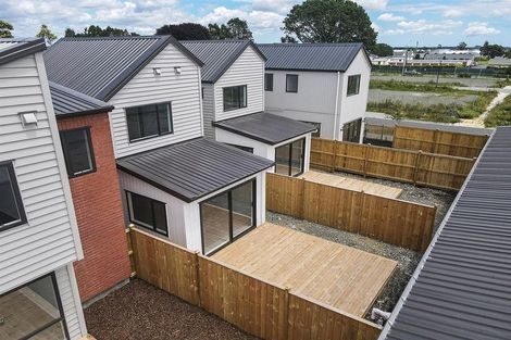 Photo of property in 8 Combat Street, Papakura, 2110