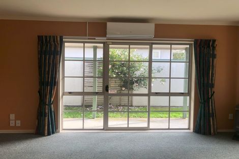 Photo of property in 4 Holly Court, Palmerston North, 4410