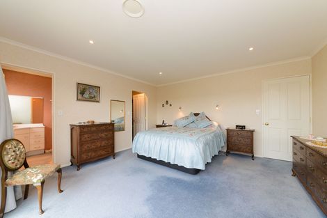 Photo of property in 53 Royal Oak Drive, Kelvin Grove, Palmerston North, 4414