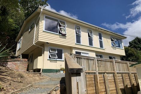 Photo of property in 14 Manor Drive, Stokes Valley, Lower Hutt, 5019