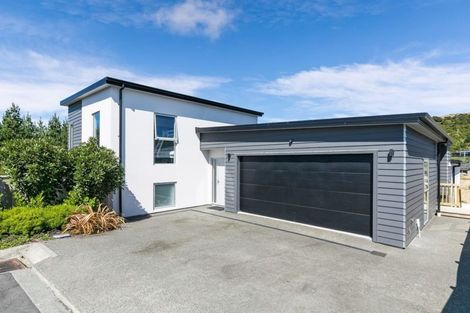 Photo of property in 90 Endeavour Drive, Whitby, Porirua, 5024