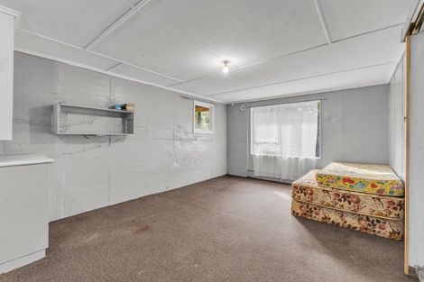 Photo of property in 50 Seaview Road, Marfell, New Plymouth, 4310