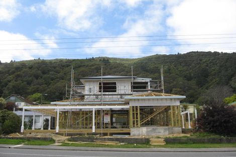 Photo of property in 98 Waikawa Road, Picton, 7220