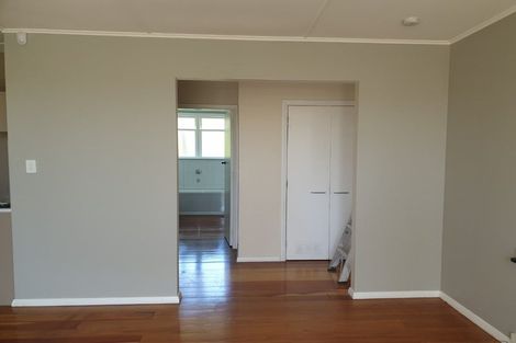 Photo of property in 5 Cumberland Grove, Cannons Creek, Porirua, 5024