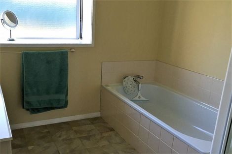 Photo of property in 1/9 Belmere Rise, Farm Cove, Auckland, 2012