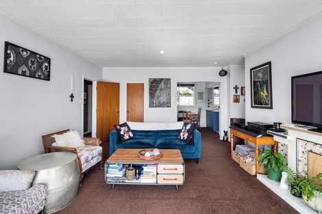 Photo of property in 15 Barrett Street, Westown, New Plymouth, 4310