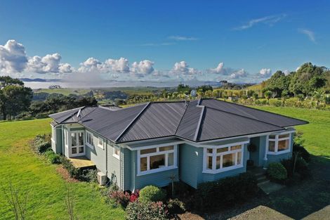 Photo of property in 147 Mcleod Road, South Head, Helensville, 0874