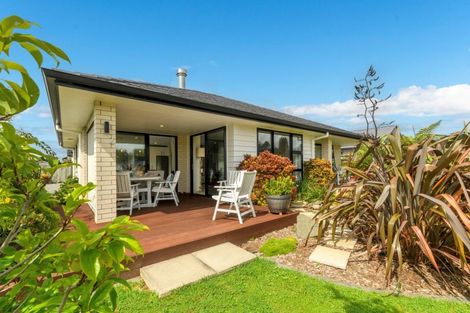 Photo of property in 2 Vesey Drive, Katikati, 3129