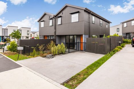 Photo of property in 17b Cessna Crescent, Mangere, Auckland, 2022