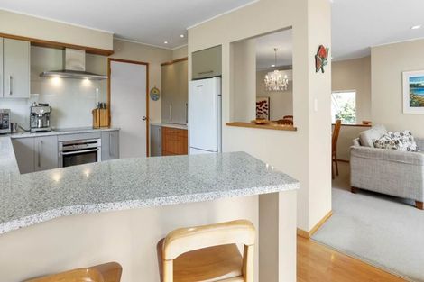 Photo of property in 18 Sharples Place, Somerville, Auckland, 2014