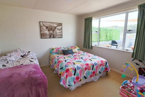 Photo of property in 6 Hennessy Street West, Foxton Beach, Foxton, 4815