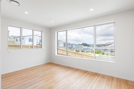 Photo of property in 9 Sunnyheights Road, Orewa, 0931