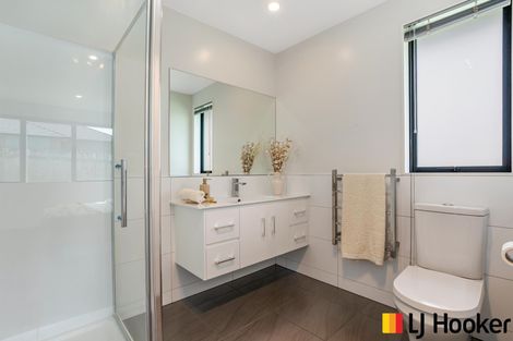 Photo of property in 15 Parkgrove Crescent, Pokeno, 2402