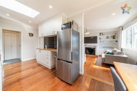 Photo of property in 206a Miromiro Road, Normandale, Lower Hutt, 5010