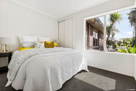 Photo of property in 11 Corfield Way, Burswood, Auckland, 2013