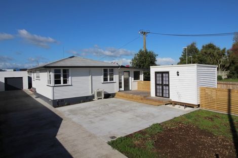 Photo of property in 44 Holland Crescent, Bulls, 4818