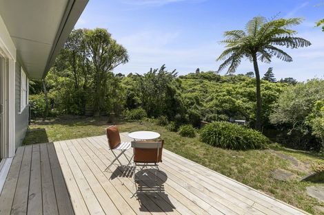 Photo of property in 138 Miromiro Road, Normandale, Lower Hutt, 5010