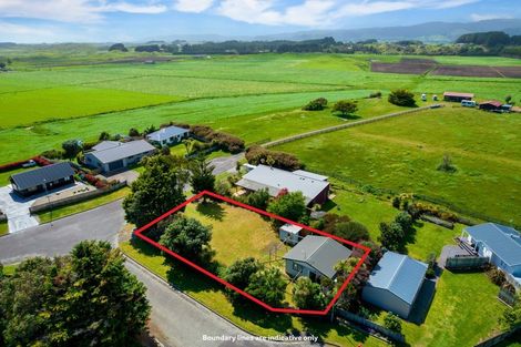 Photo of property in 8 Sand Dune Grove, Waikawa Beach, Manakau, 5573