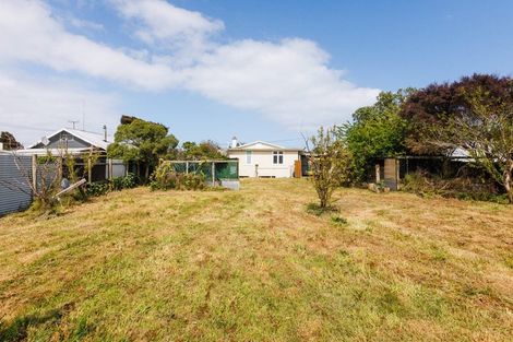 Photo of property in 19 Beach Street, Tangimoana, 4822