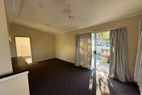Photo of property in 39 Tomo Street, New Lynn, Auckland, 0600