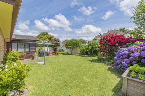 Photo of property in 12 Cumbrian Place, Conifer Grove, Takanini, 2112