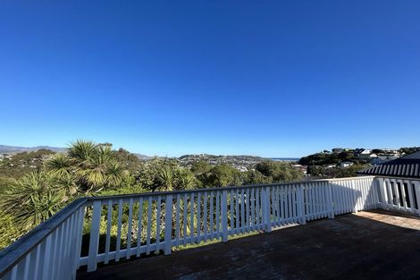 Photo of property in 10 Arahanga Grove, Maupuia, Wellington, 6022