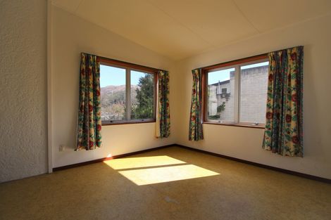 Photo of property in 43 Newcastle Street, Clyde, 9330