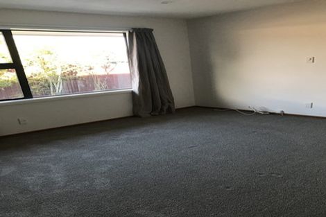 Photo of property in 1/5 Rhyl Place, Bryndwr, Christchurch, 8053