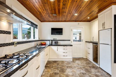 Photo of property in 33 Peel Place, Wainuiomata, Lower Hutt, 5014