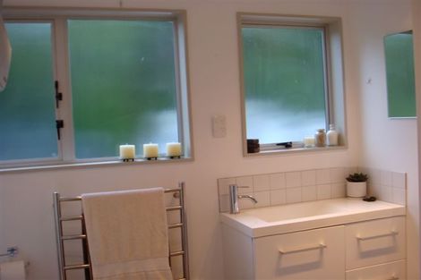 Photo of property in 1/49 Maungaraki Road, Korokoro, Lower Hutt, 5012