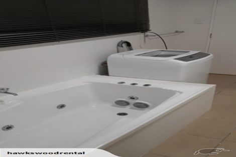 Photo of property in 103 Rattray Street, Riccarton, Christchurch, 8041