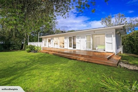 Photo of property in 19a Waterloo Road, Milford, Auckland, 0620